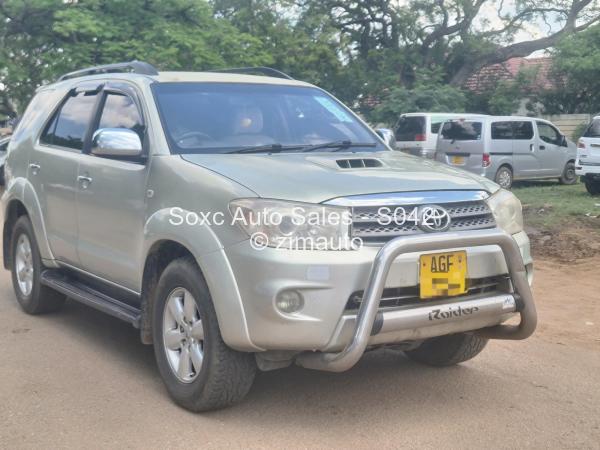 2013 Toyota  Fortuner