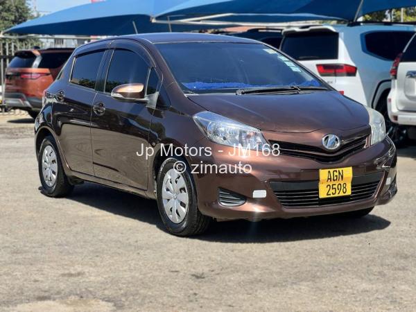 2015 Toyota  Vitz