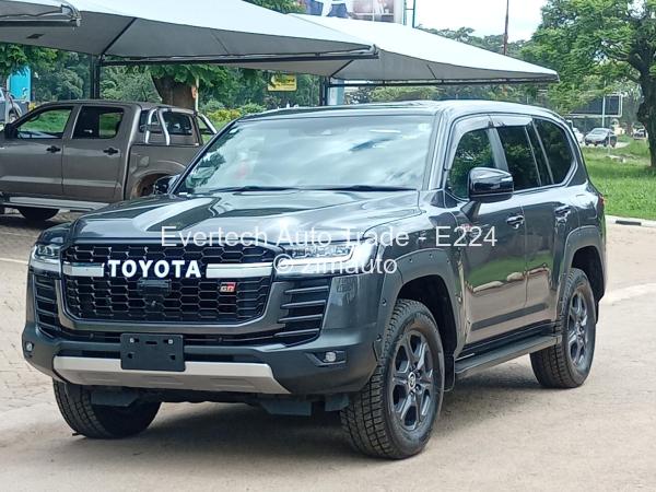 2023 Toyota  Landcruiser 300 GR-S