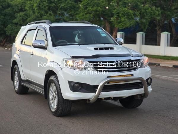 2013 Toyota  Fortuner