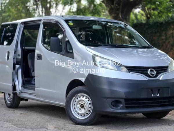 2017 Nissan  NV200