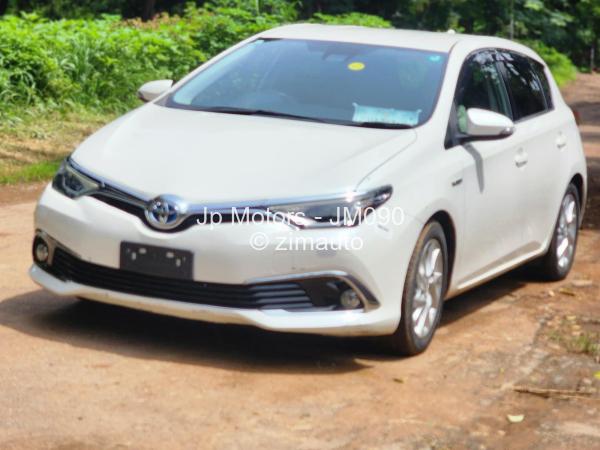 2016 Toyota  Auris