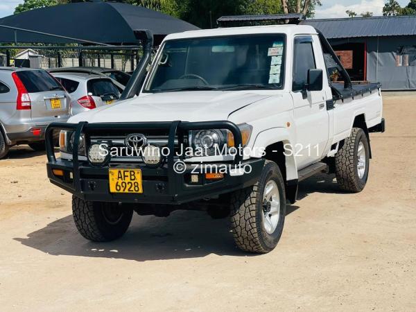 2016 Toyota  Land Cruiser