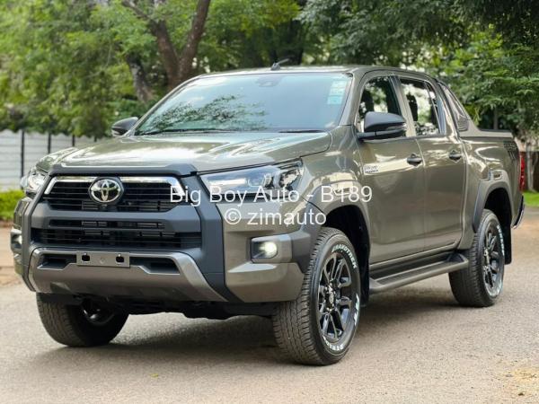 2025 Toyota  HILUX REVO