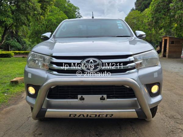 2017 Toyota  HILUX GD6