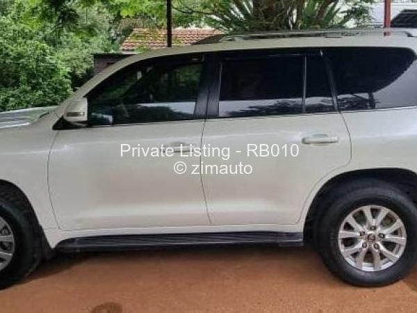 2017 Toyota  Land Cruiser 200