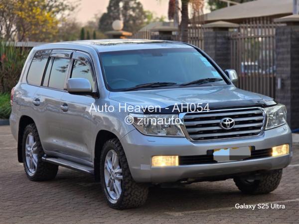 2011 Toyota  Land Cruiser 200