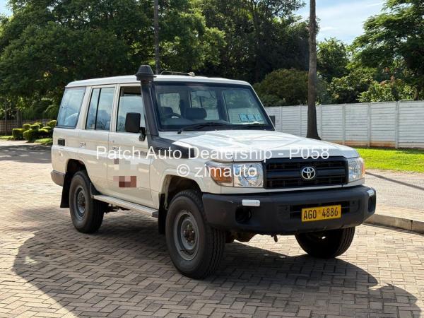 2018 Toyota  Land Cruiser 76