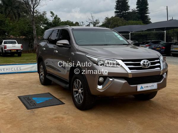 2017 - Toyota  Fortuner