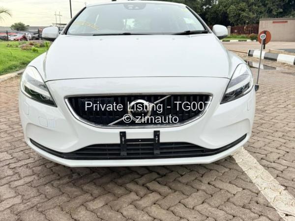 2017 Volvo  V40