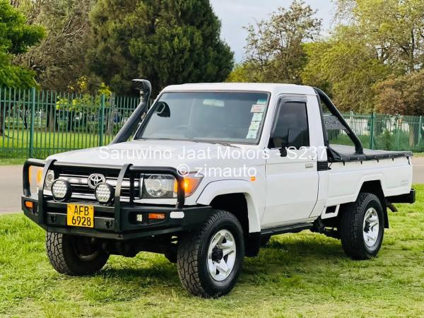 2015 Toyota  Land Cruiser