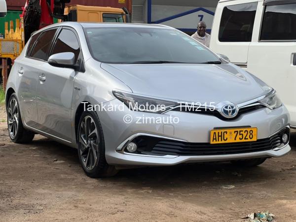 2016 Toyota  Auris