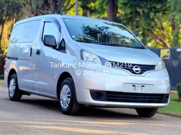 2017 Nissan  NV200