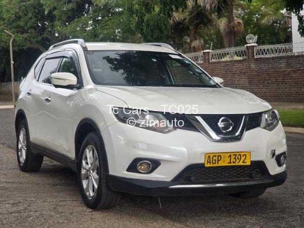 2017 - Nissan  X-Trail
