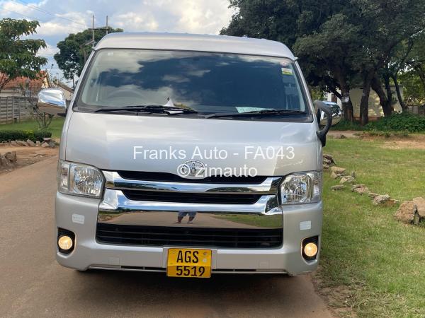 2015 Toyota  Hiace