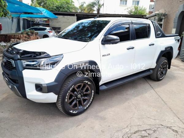 2023 - Toyota  Hilux