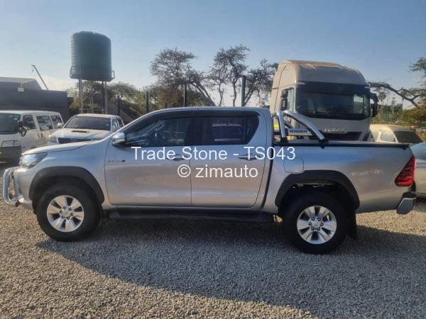 2017 Toyota  Hilux
