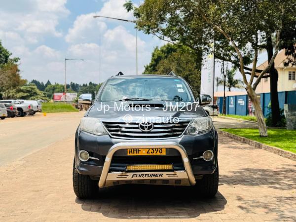 2012 Toyota  Fortuner