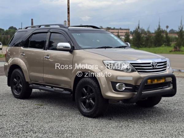 2010 Toyota  Fortuner
