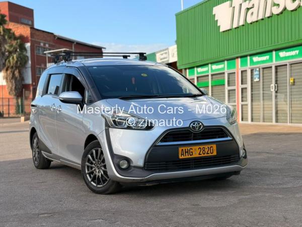 2017 Toyota  Sienta