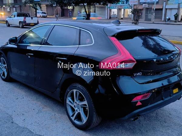 2016 - Volvo  V40