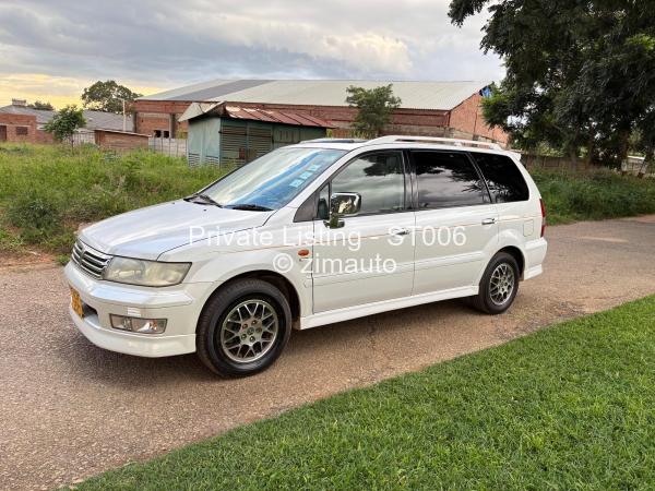 2001 Mitsubishi  Grandis