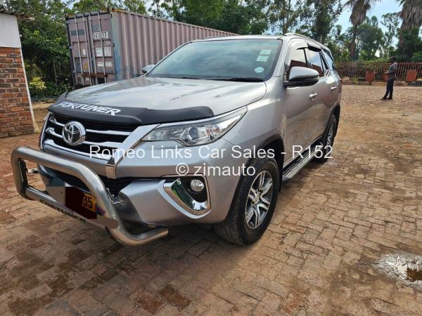 2018 Toyota  Fortuner