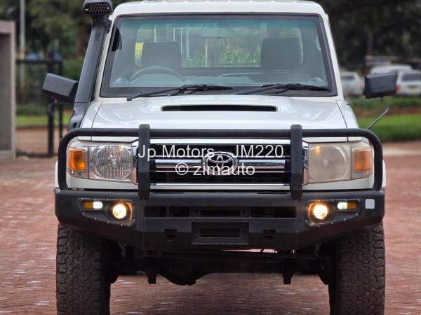 2013 Toyota  Land Cruiser 79