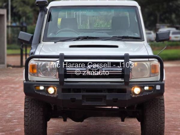 2013 Toyota  Land Cruiser 79