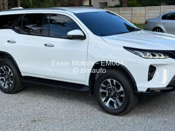 2025 - Toyota  Fortuner