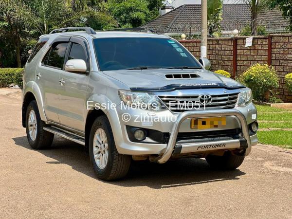 2017 - Toyota  Fortuner