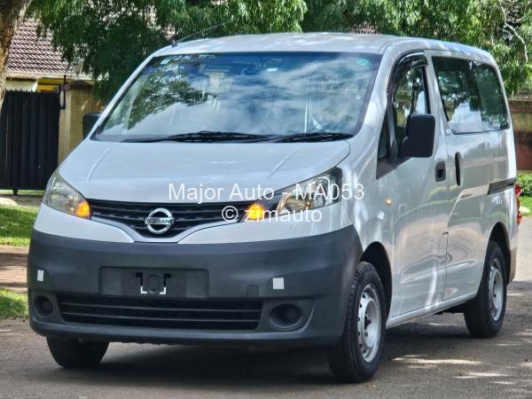2017 Nissan  NV200