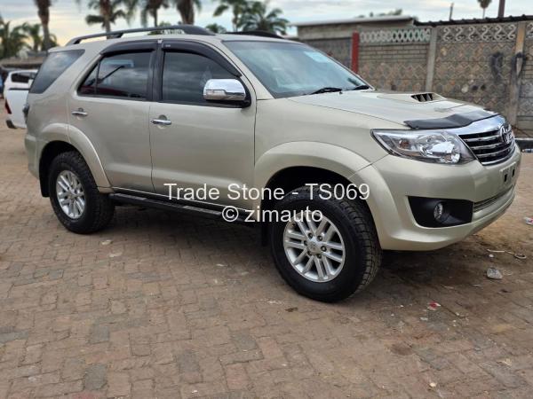 2015 Toyota  Fortuner