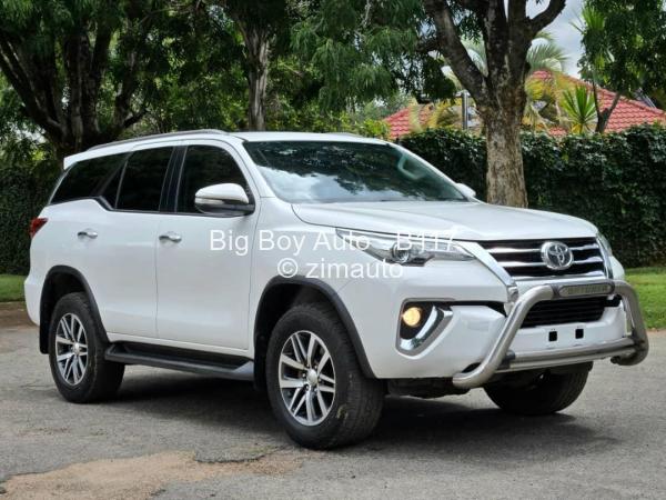 2017 Toyota  Fortuner