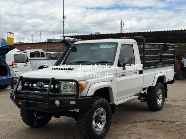 2016 Toyota  Land Cruiser 79