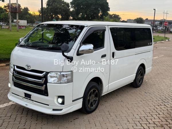 2017 Toyota  Regius Ace