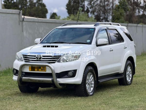 2013 Toyota  Fortuner