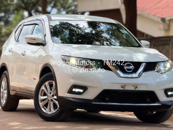 2017 Nissan  X-Trail