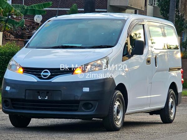 2017 Nissan  NV200