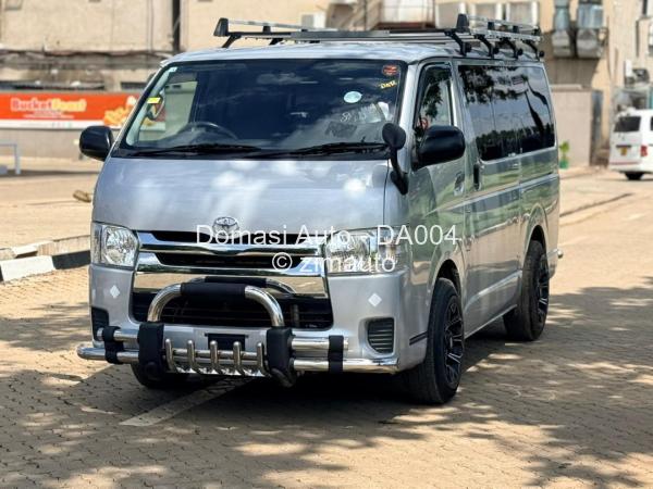 2017 - Toyota  Quantum Mini