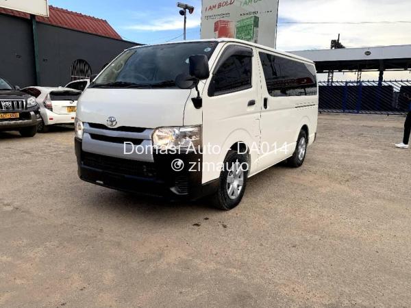 2017 - Toyota  Hiace