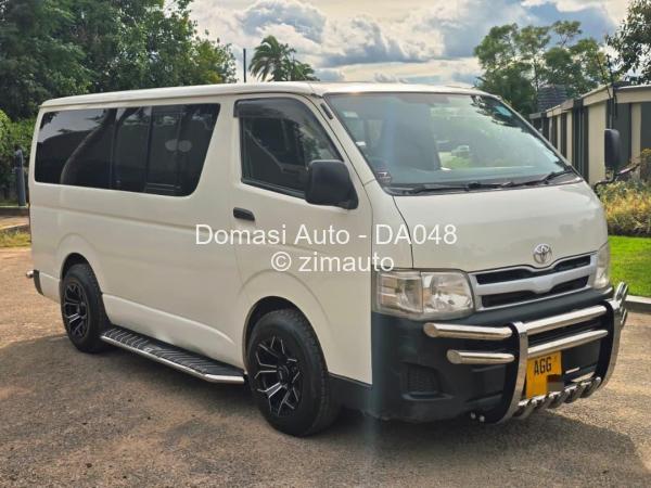 2014 Toyota  Quantum Mini