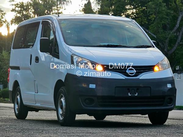 2017 Nissan  NV200
