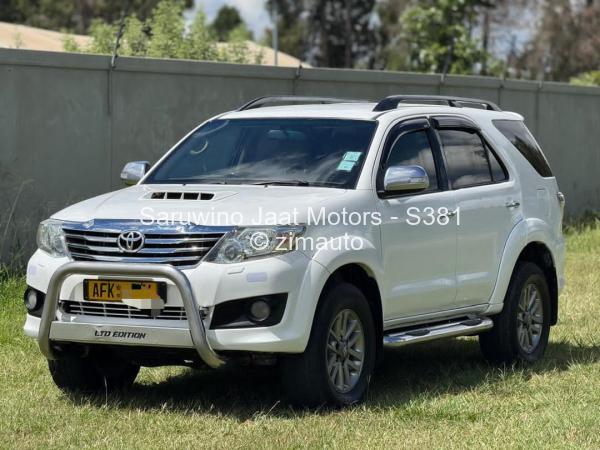 2013 Toyota  Fortuner