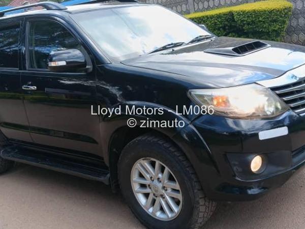 2011 Toyota  Fortuner
