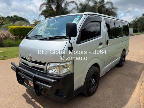 2016 - Toyota  Hiace
