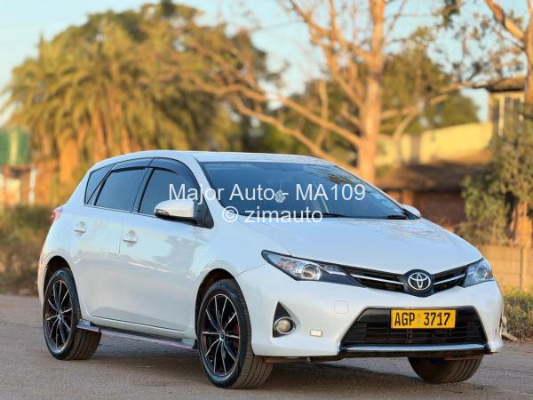 2014 Toyota  Auris