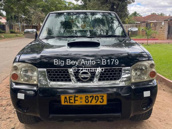 2004 Nissan  Navara