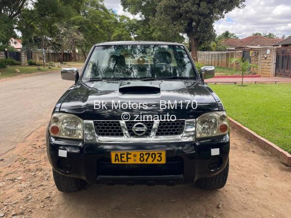 2004 Nissan  Hardbody