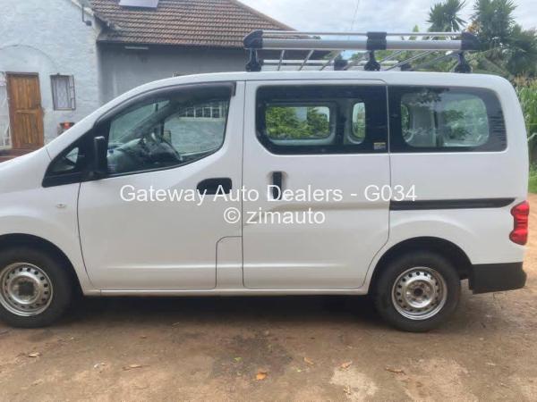 2010 Mitsubishi  Delica